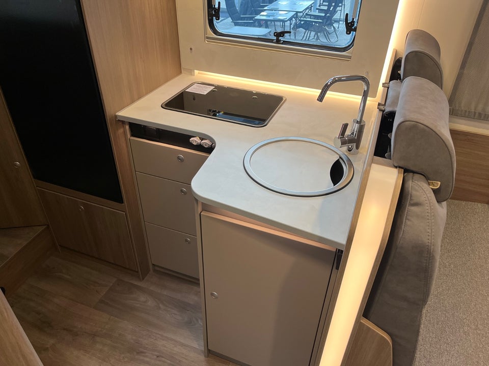 Carado T448 PRO+ 2,2 JTD 140 aut.