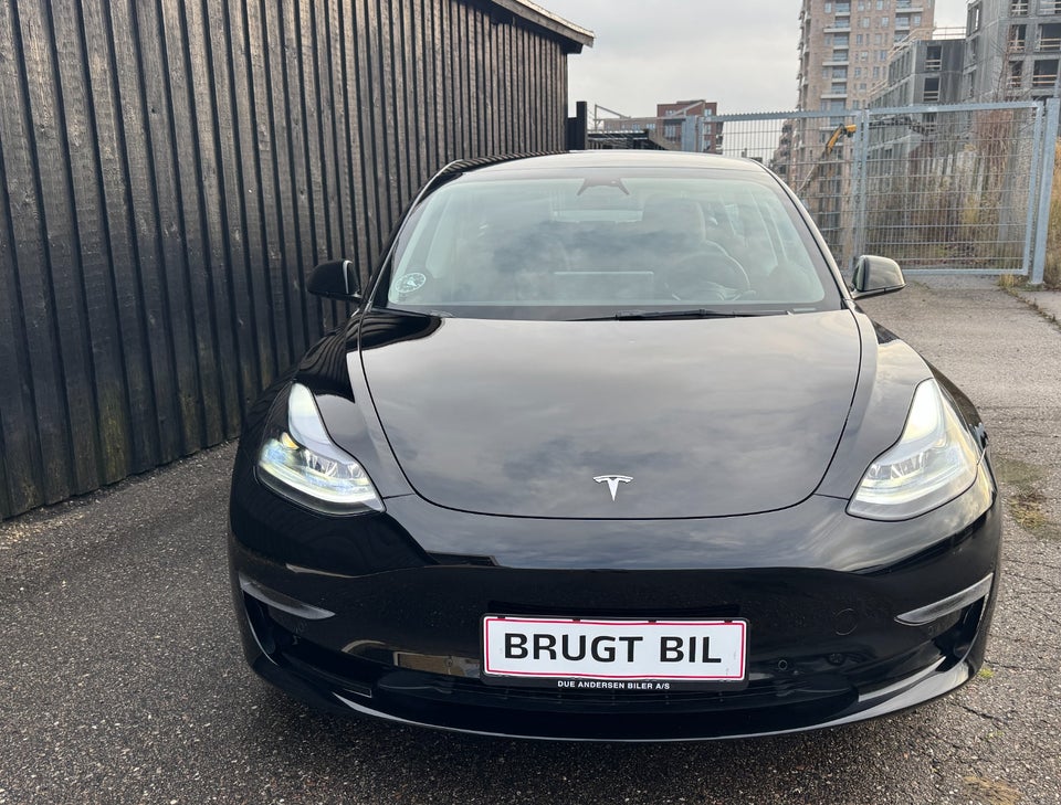 Tesla Model 3 Long Range AWD 4d