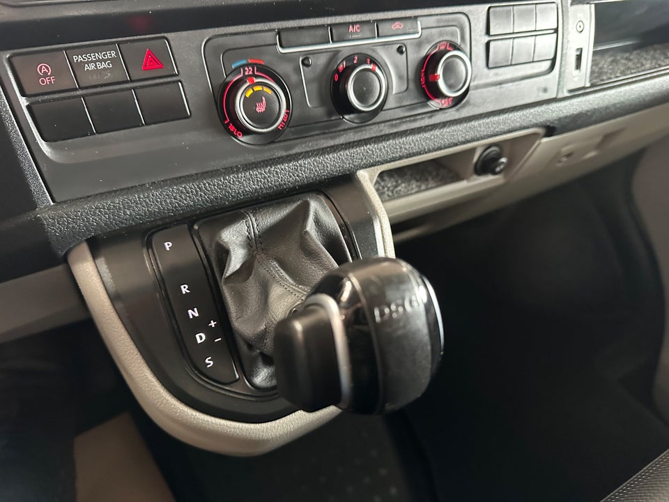 VW Transporter 2,0 TDi 150 Ladvogn DSG kort 2d