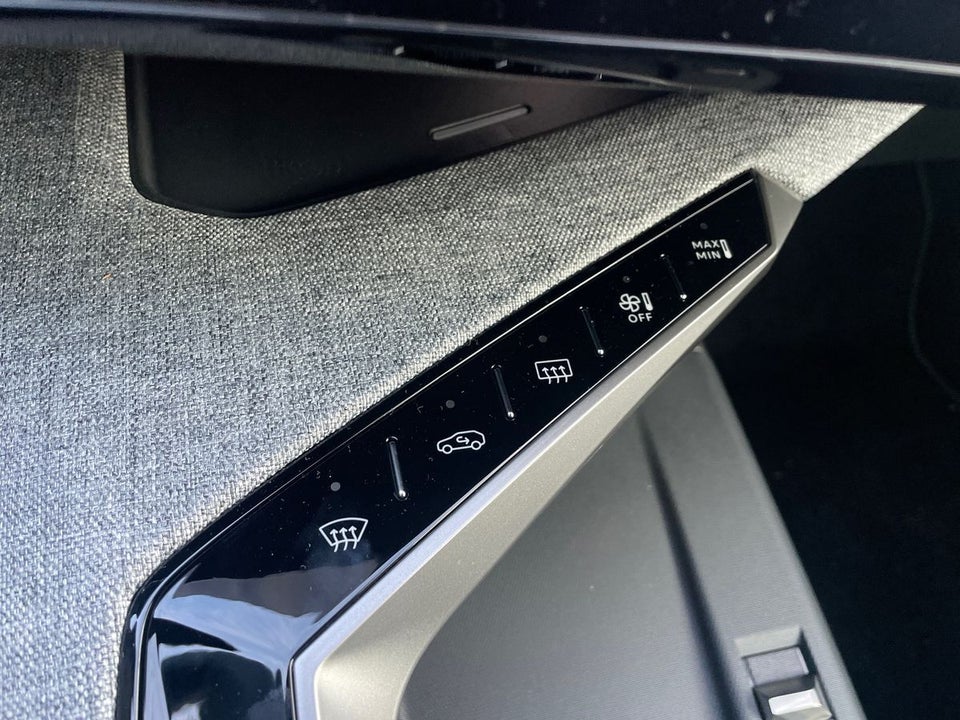 Peugeot e-5008 77 GT Pack 7prs 5d