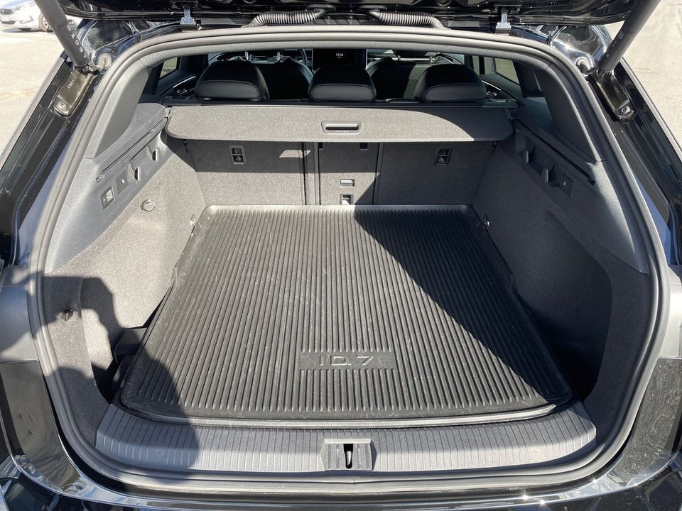 VW ID.7 77 Style+ Tourer 5d