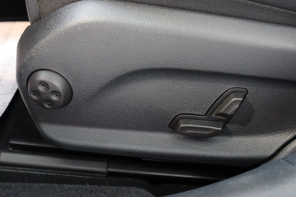 Mercedes E300 e 2,0 Business AMG stc. aut. 5d