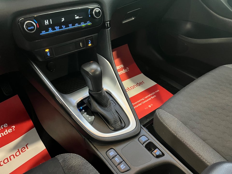 Toyota Yaris 1,5 Hybrid H1 e-CVT 5d