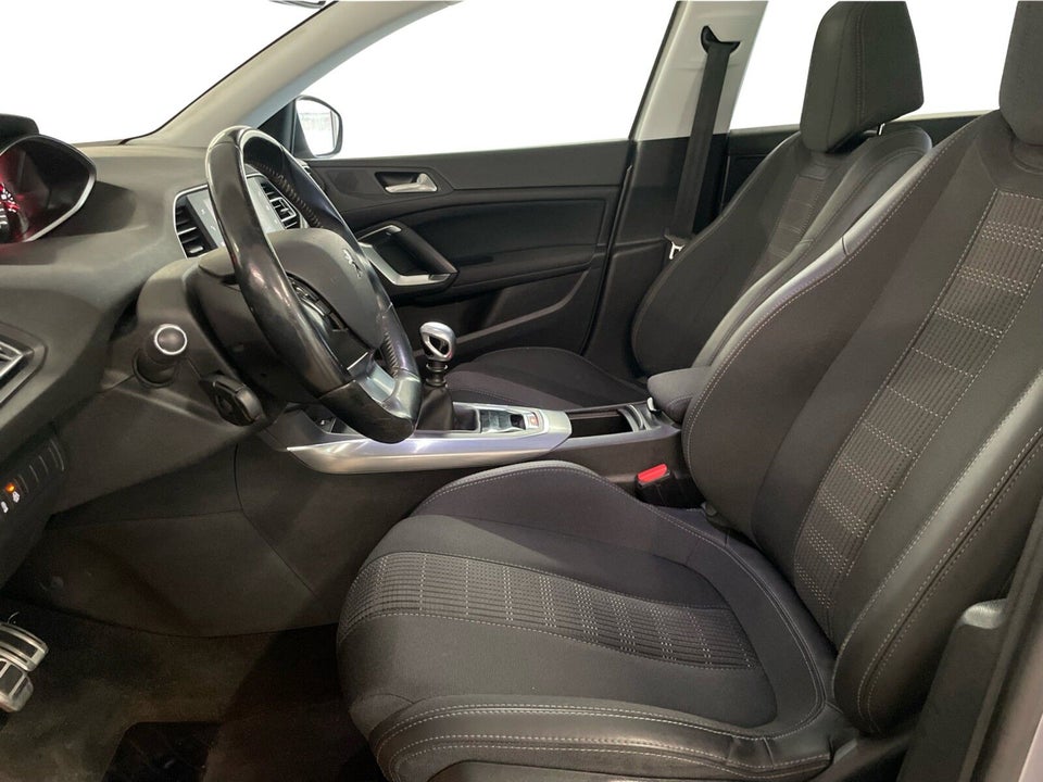 Peugeot 308 1,6 BlueHDi 120 Selection Sky SW 5d