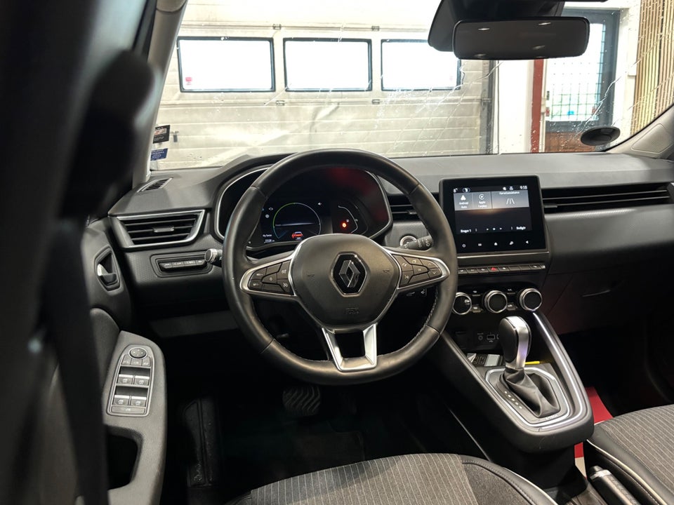 Renault Clio V 1,6 E-Tech Intens 5d