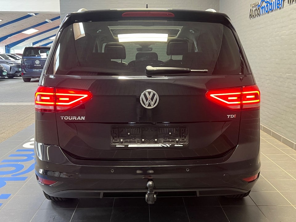 VW Touran 1,6 TDi 115 Highline DSG 7prs 5d