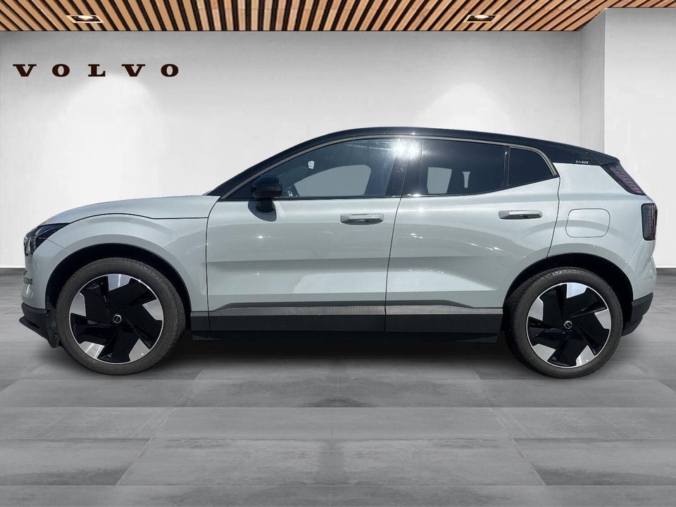Volvo EX30 Extended Range Plus 5d