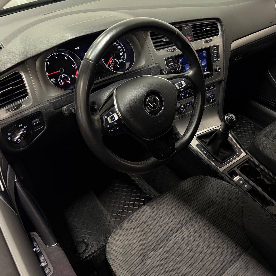 VW Golf VII 1,6 TDi 105 Comfortline BMT 5d