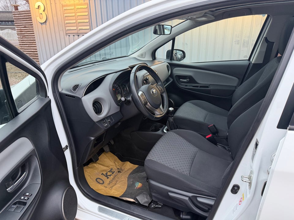 Toyota Yaris 1,3 VVT-i Skyview 5d