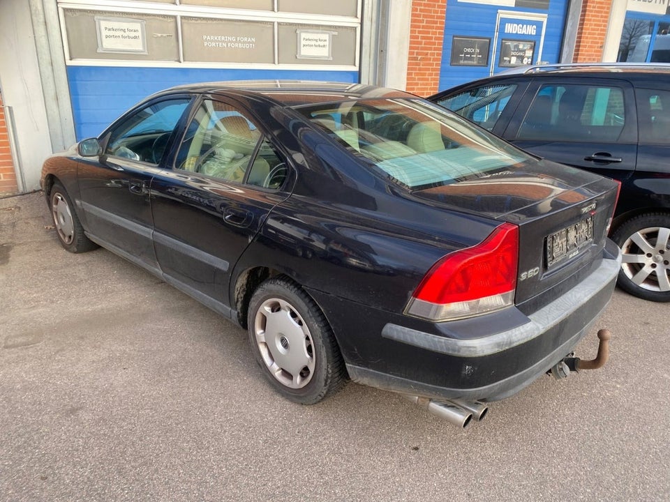 Volvo S60 2,4 140 4d