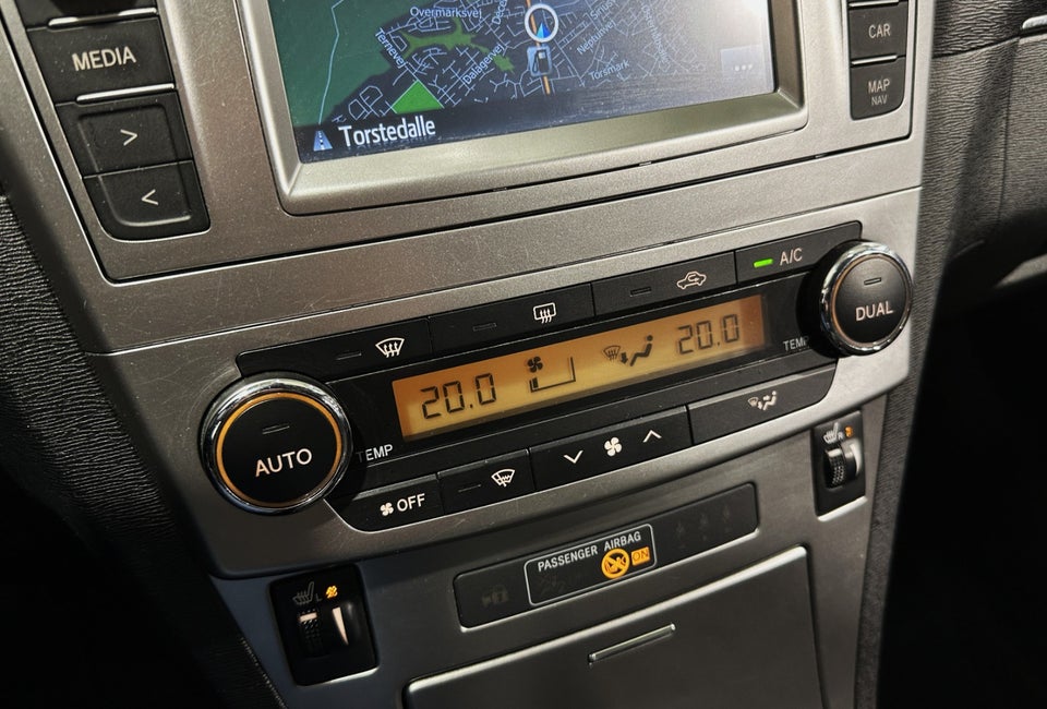 Toyota Avensis 2,0 D-4D T1 stc. 5d