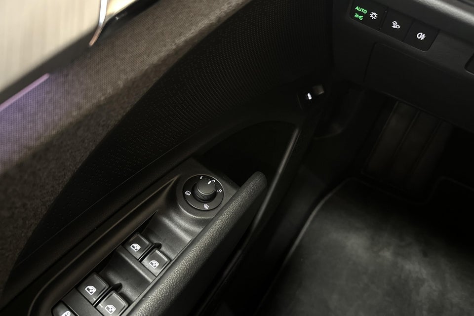 Skoda Enyaq 60 iV Plus 5d
