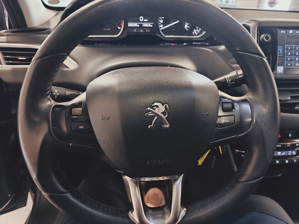 Peugeot 208 1,2 VTi Allure 5d