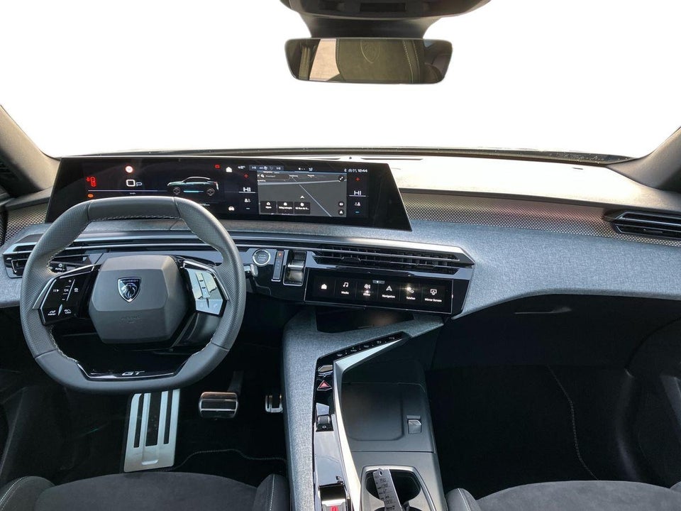 Peugeot e-3008 77 GT Pack 5d