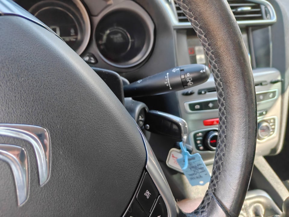 Citroën C4 1,6 BlueHDi 100 Feel Complet 5d