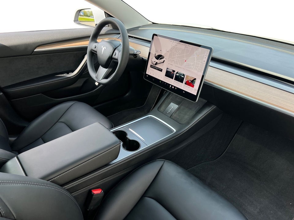 Tesla Model 3 Standard Range+ RWD 4d