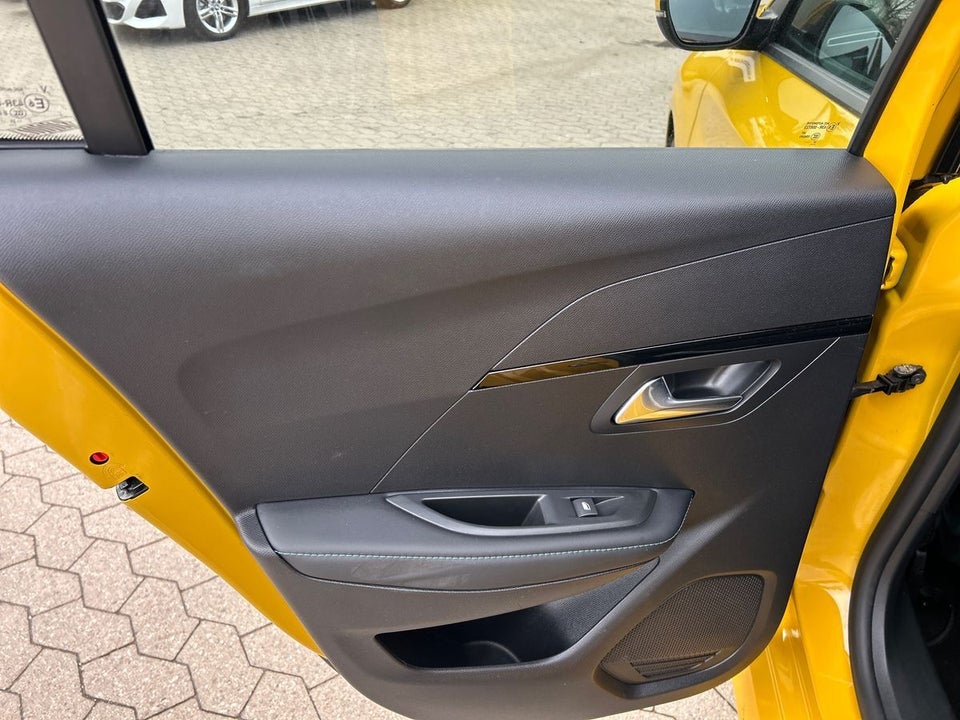 Peugeot 208 1,2 PureTech 100 Allure 5d