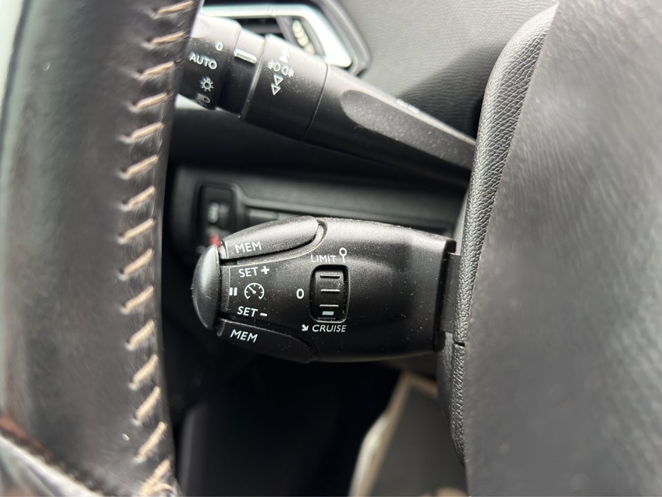 Peugeot 308 1,5 BlueHDi 130 Allure+ Sky SW 5d