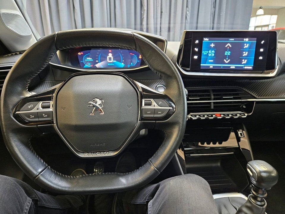 Peugeot 208 1,2 PureTech 100 Allure Sky 5d