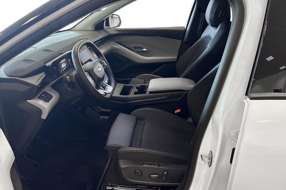 Ford Explorer 77 Premium Extended Range Van 5d