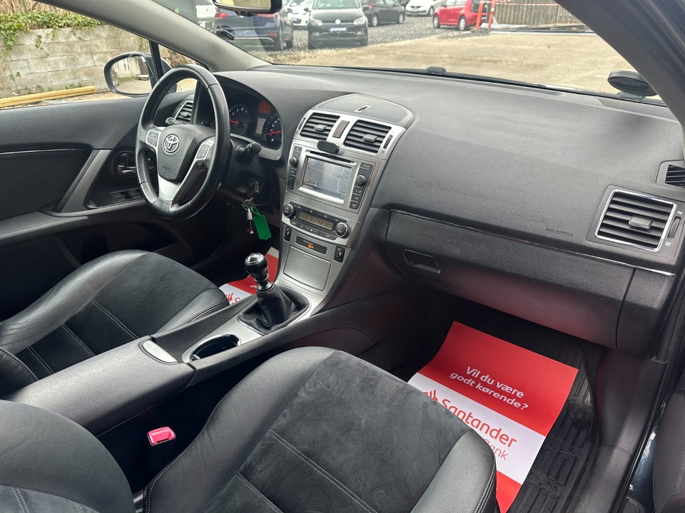 Toyota Avensis 1,8 VVT-i T2 Premium stc. 5d
