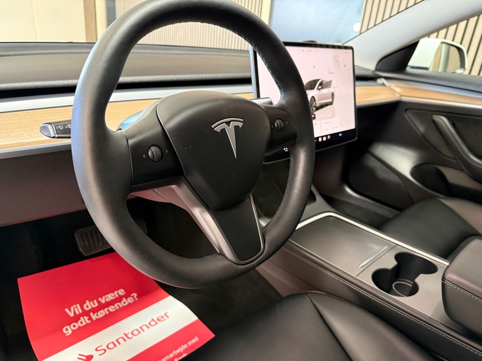 Tesla Model 3 RWD 4d