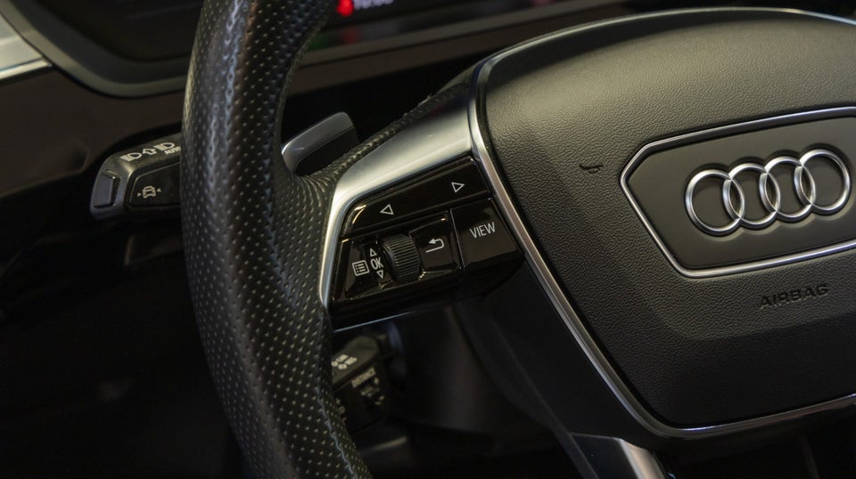 Audi e-tron 55 S-line quattro 5d