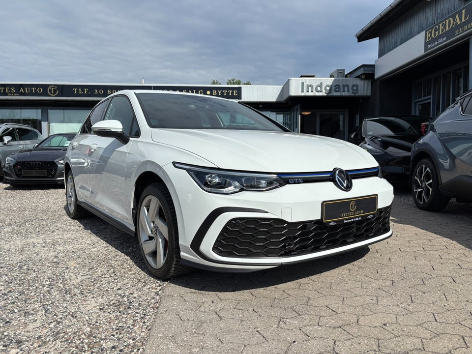 VW Golf VIII 1,4 GTE DSG 5d