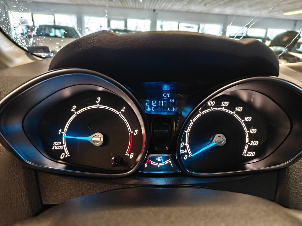 Ford Fiesta 1,6 TDCi 95 Titanium 5d