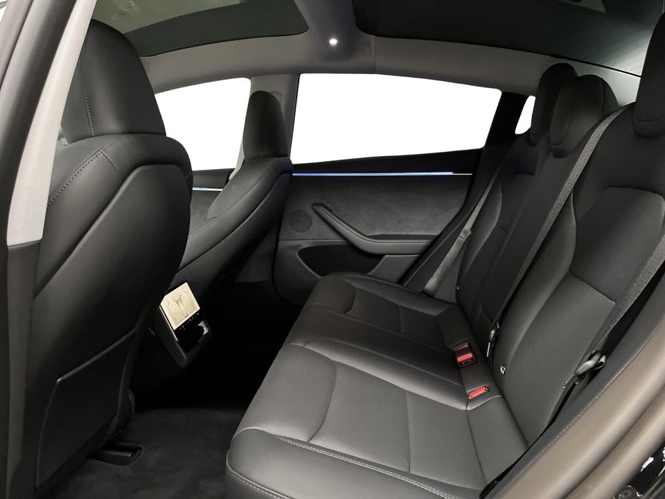 Tesla Model 3 Long Range AWD 4d