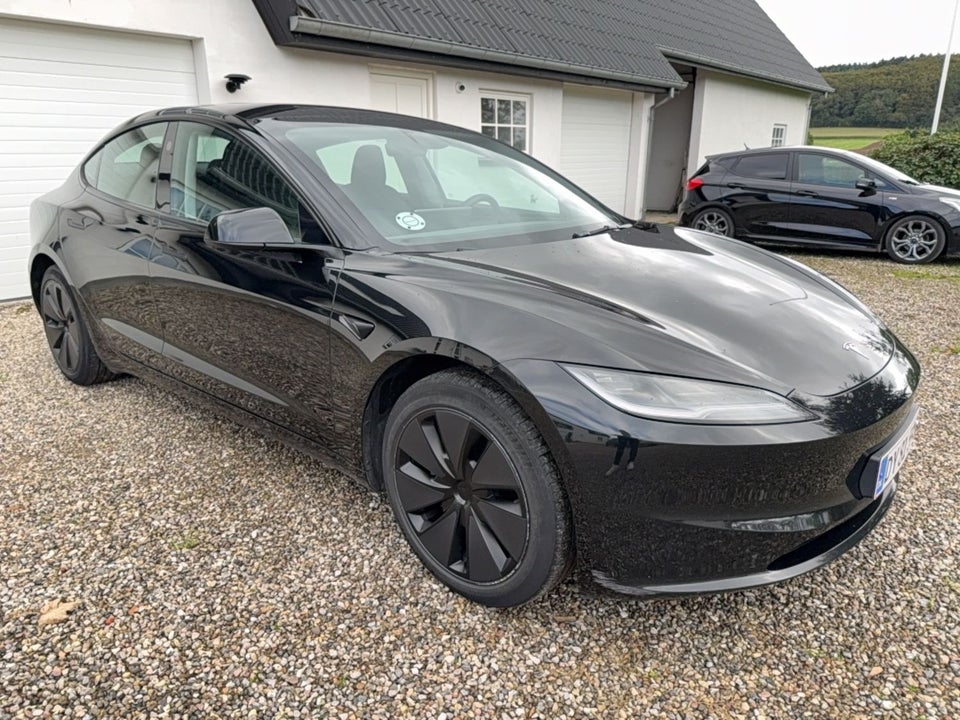 Tesla Model 3 RWD 4d