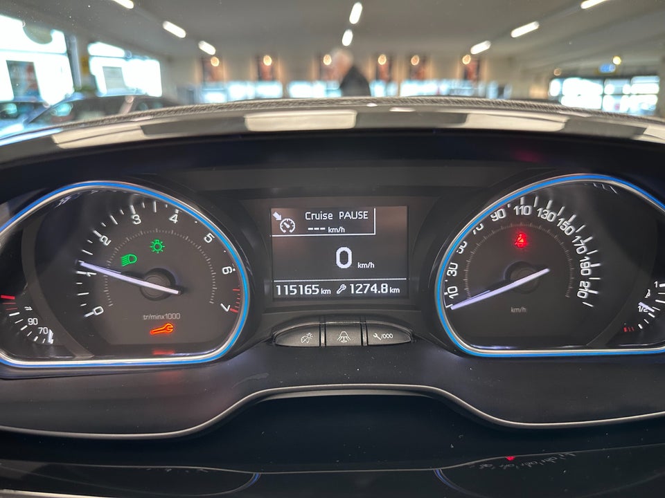 Peugeot 2008 1,2 PureTech 130 Allure+ 5d