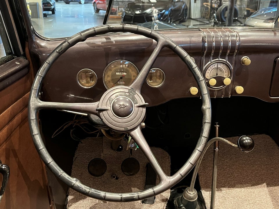 Ford V8 3,6 Cabriolet 2d