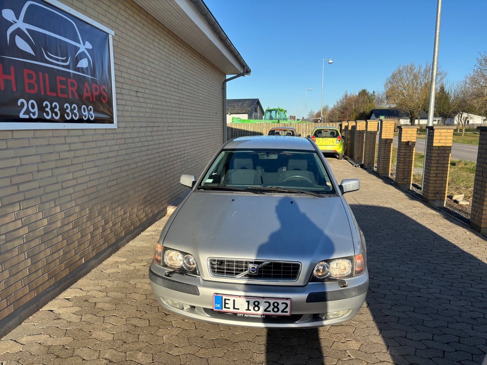 Volvo V40 1,8  5d