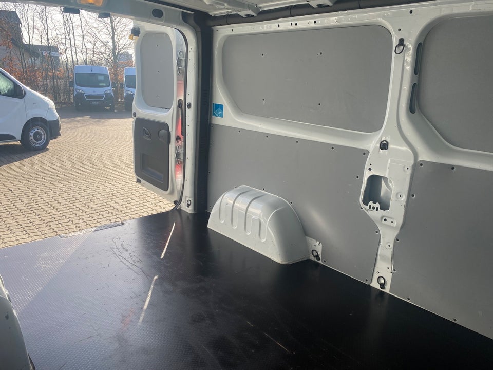 Renault Trafic T29 2,0 dCi 120 L2H1