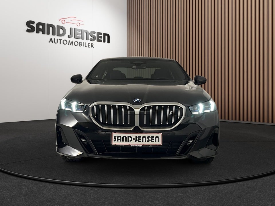BMW i5 eDrive40 M-Sport 4d