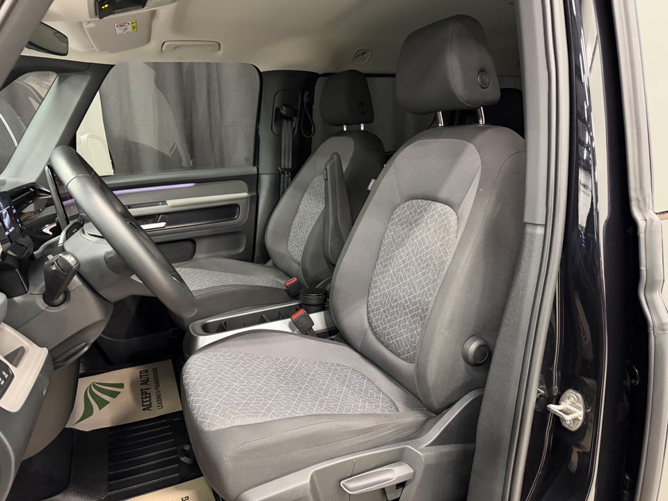 VW ID.Buzz 77 Pro SWB 5d