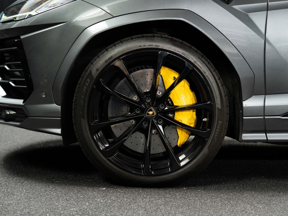 Lamborghini Urus 4,0  5d