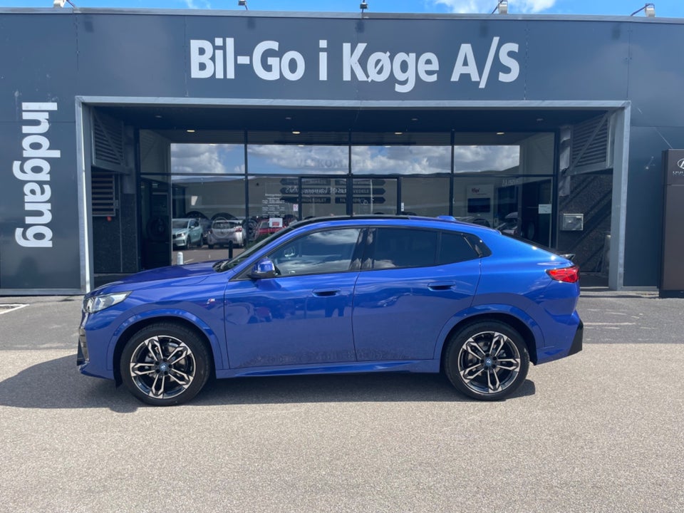 BMW iX2 eDrive20 Fully Charged M-Sport 5d