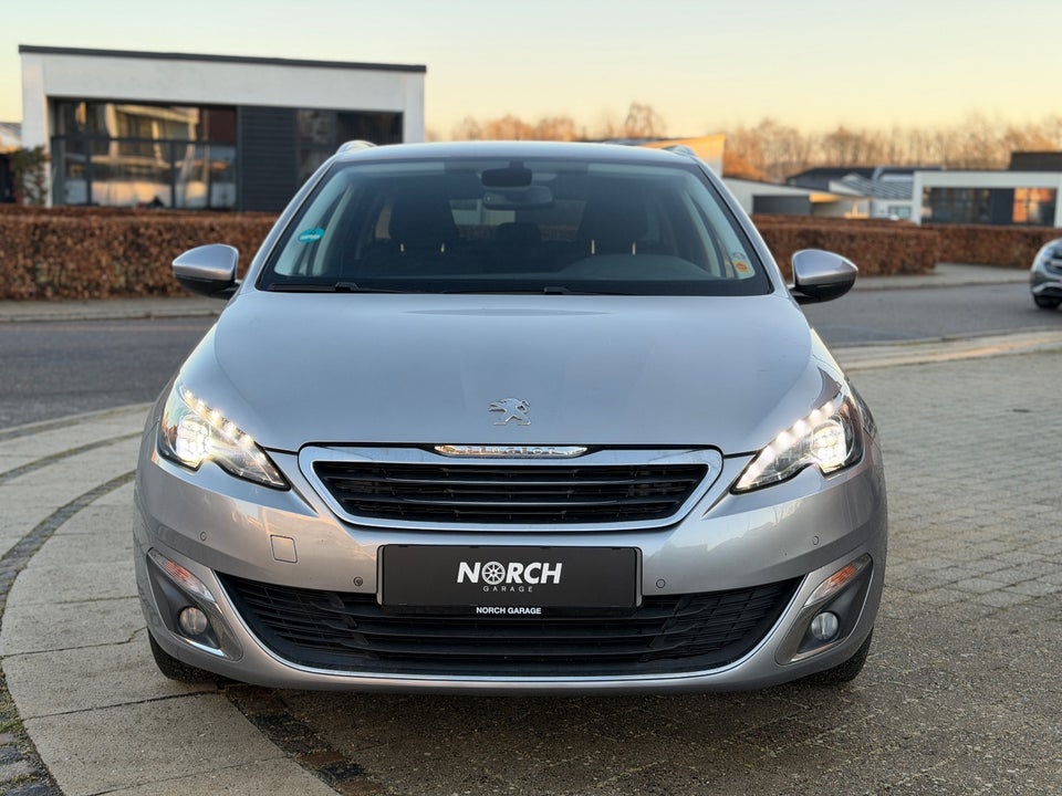 Peugeot 308 1,2 e-THP 130 Allure SW 5d