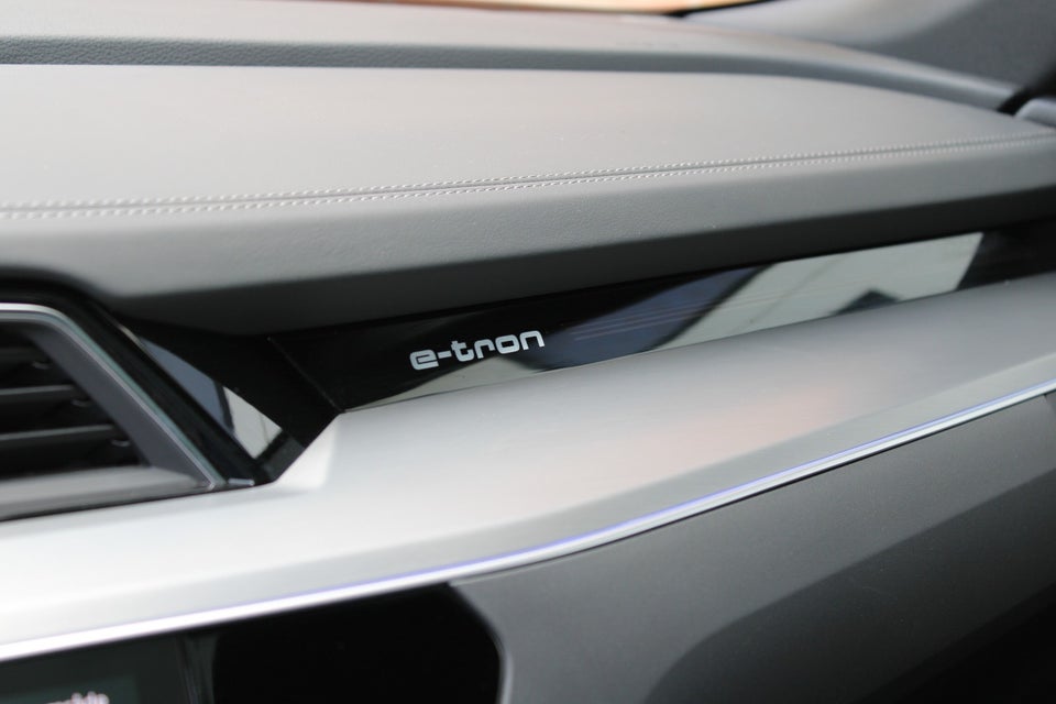 Audi e-tron 55 S-line quattro 5d