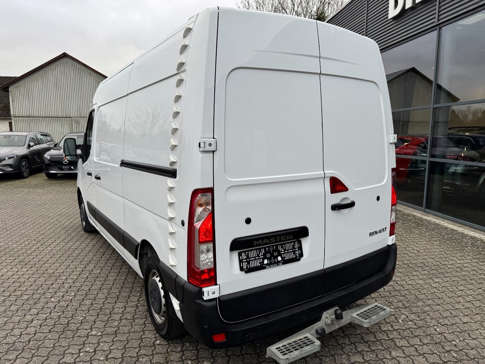 Renault Master IV T33 2,3 dCi 150 L2H2 Kassevogn