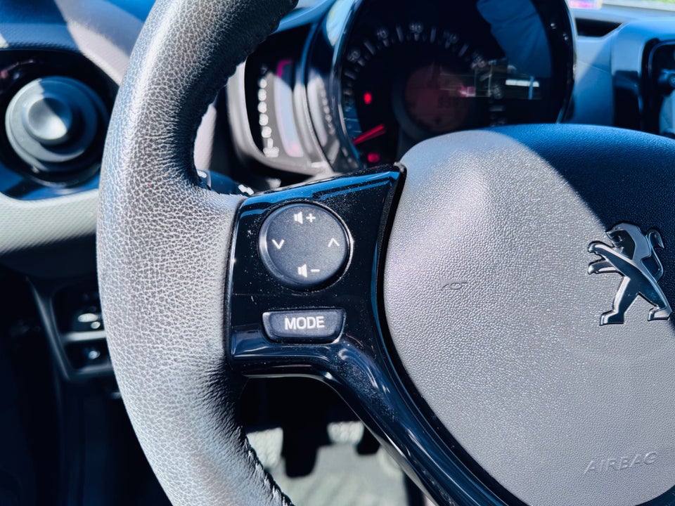 Peugeot 108 1,0 e-VTi 72 Allure+ 5d
