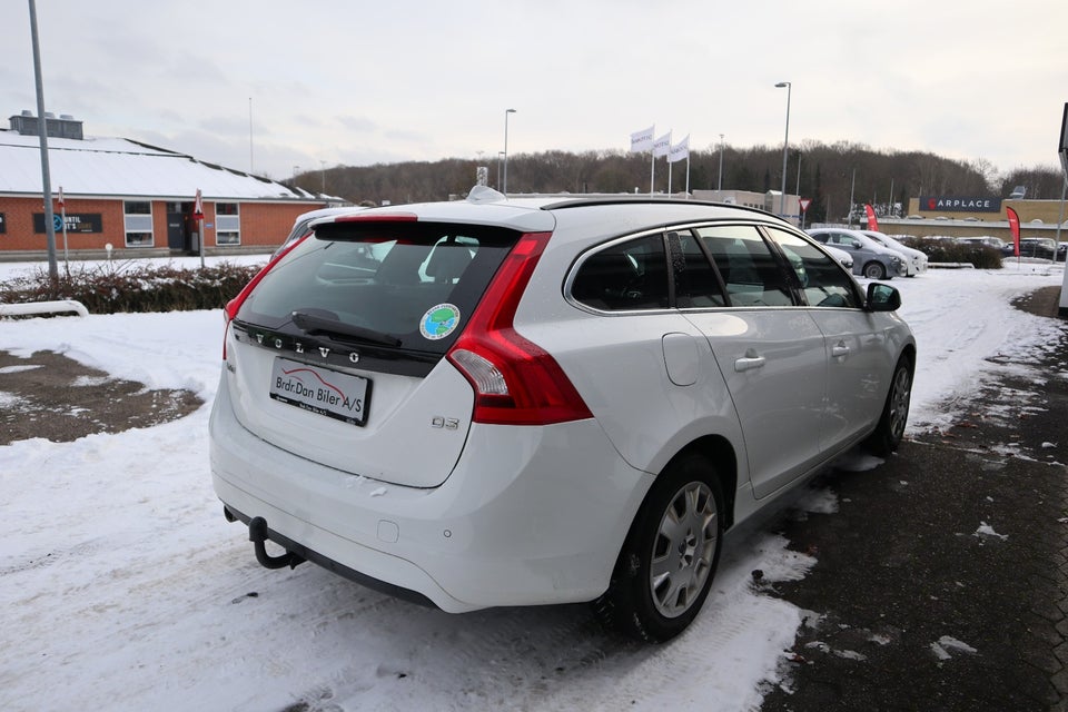 Volvo V60 2,0 D3 136 Momentum aut. 5d