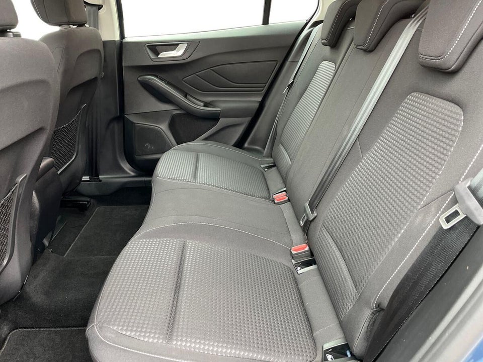 Ford Focus 1,0 EcoBoost mHEV Connected stc. 5d