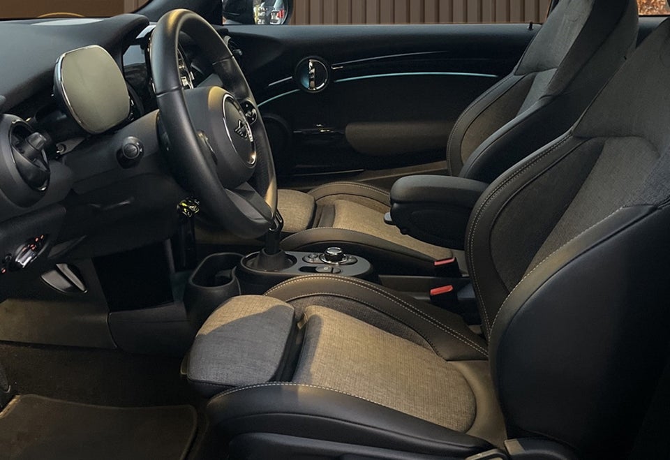 MINI Cooper SE Classic Trim 3d