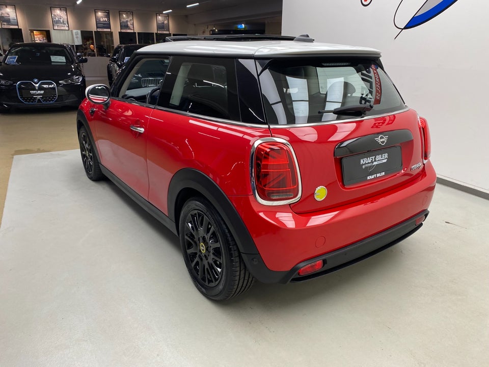 MINI Cooper SE Camden 3d