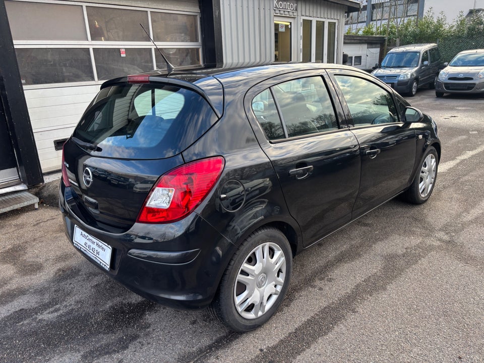 Opel Corsa 1,2 16V Cosmo 5d