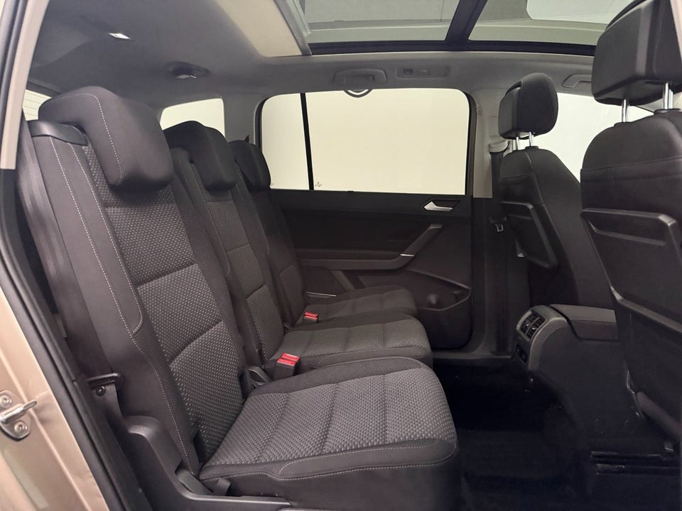 VW Touran 1,6 TDi 115 Comfortline DSG 7prs 5d