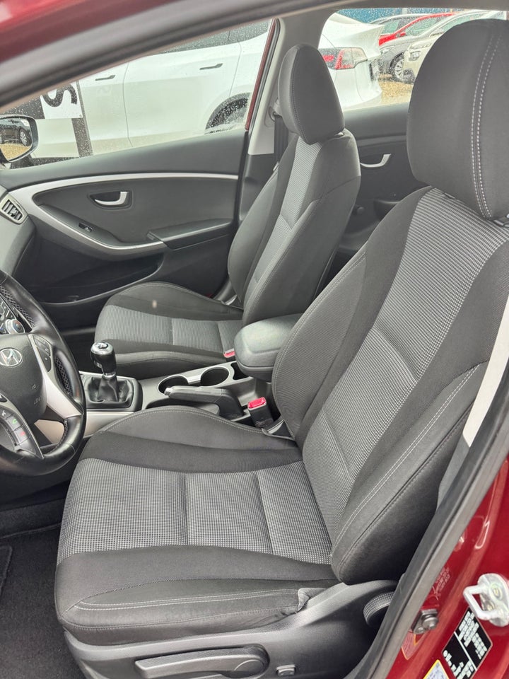 Hyundai i30 1,6 CRDi 110 Active CW 5d